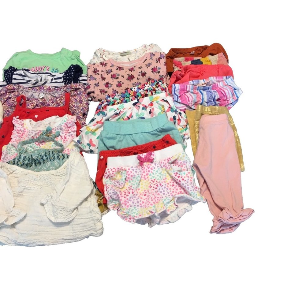 25 PC LOT OF 18 MONTH GIRLS CLOTHES: OSH KOSH, BABY GAP, TOMMY BAHAMA & MORE - Picture 2 of 16